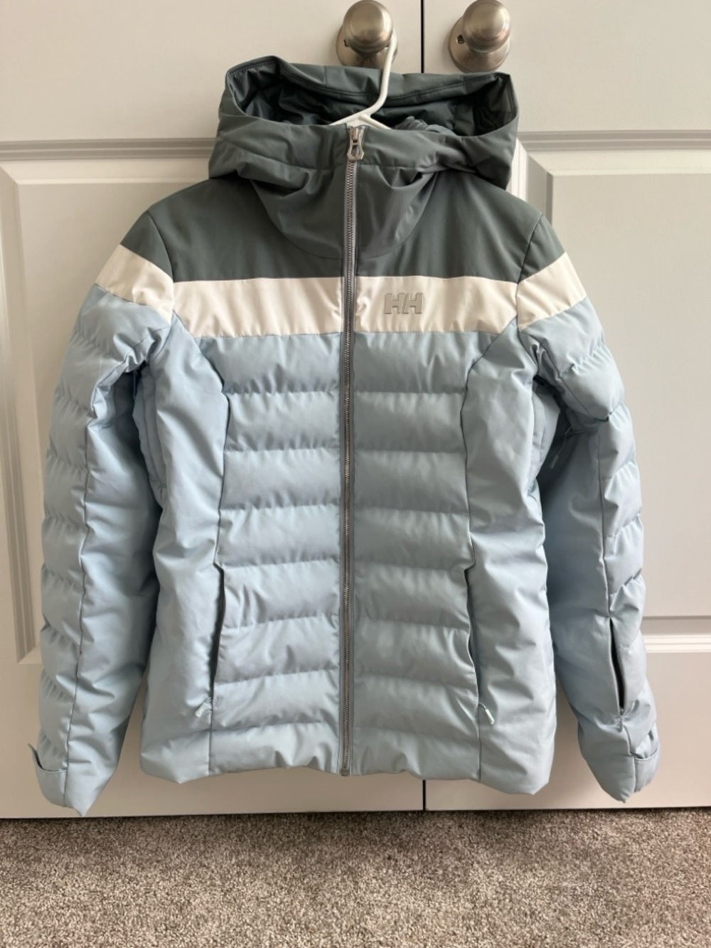 Helly Hansen Light Blue & Gray Hooded Puffer Ski Jacket - Size Small